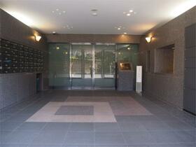 16/20 エントランス