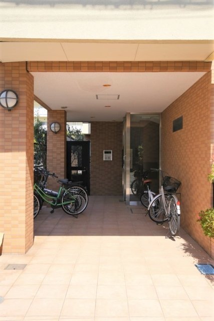 2/2 エントランス