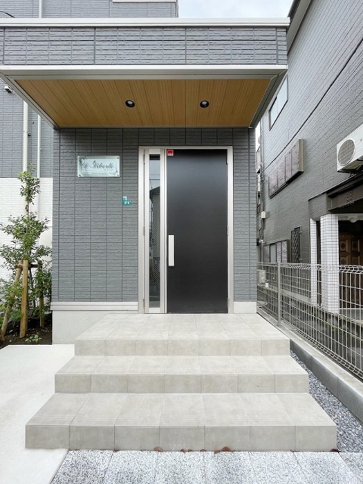 13/15 エントランス