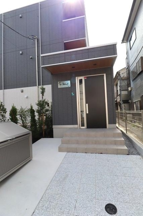 14/15 エントランス