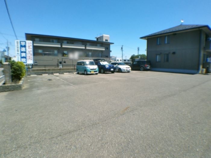 15/17 駐車場