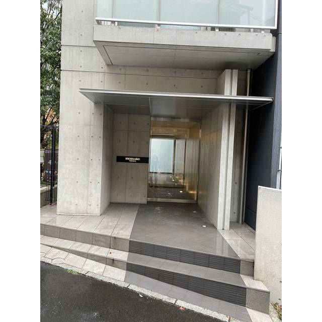 4/4 エントランス