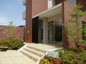 15/15 エントランス