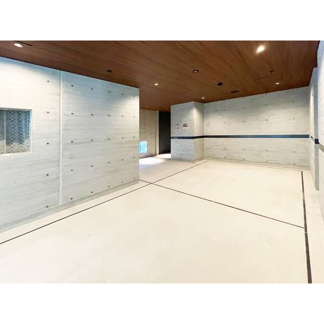 17/23 エントランス