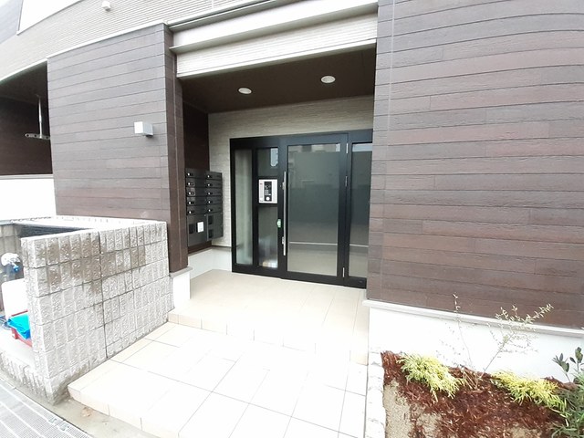 14/20 エントランス