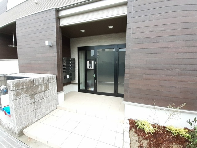 14/20 エントランス