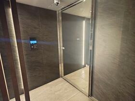 2/2 エントランス