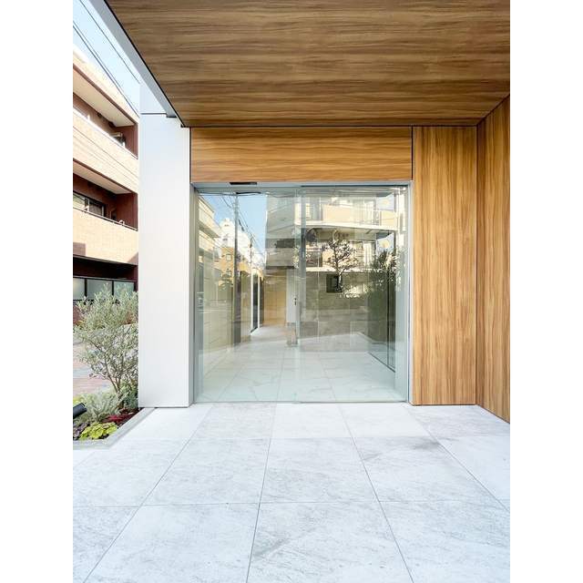 17/17 エントランス