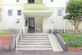 21/25 エントランス