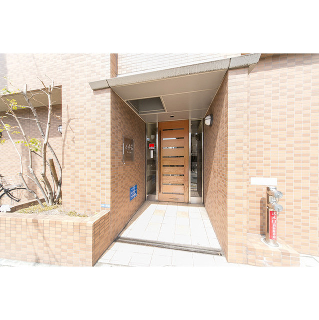 25/30 エントランス