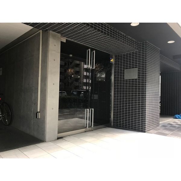 5/5 エントランス