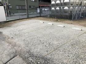 17/17 駐車場