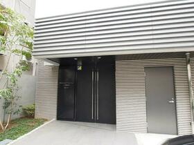 13/13 エントランス