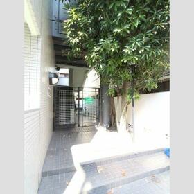 5/5 エントランス