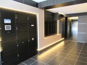 16/16 エントランス