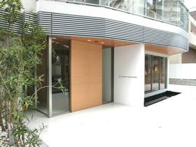 16/16 エントランス