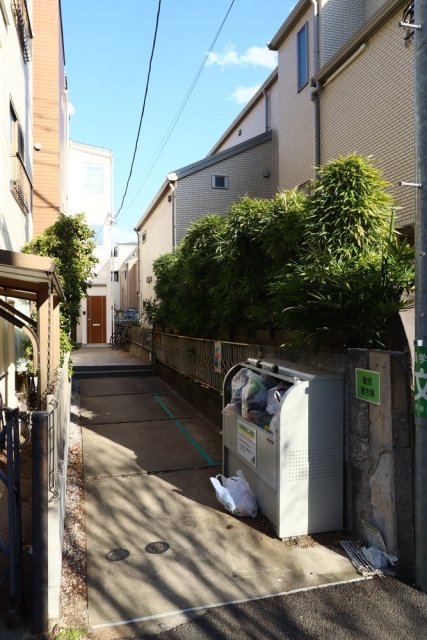 23/24 エントランス