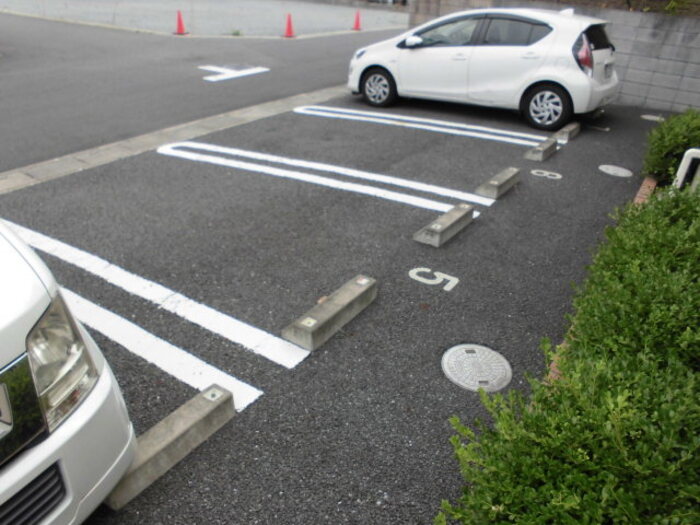 16/20 駐車場