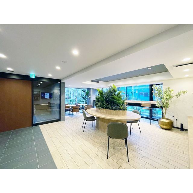 20/20 エントランス