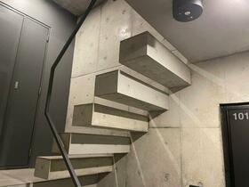 2/2 エントランス