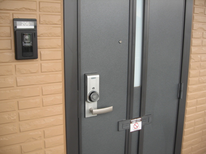 2/4 エントランス