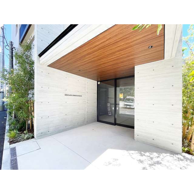 16/22 エントランス