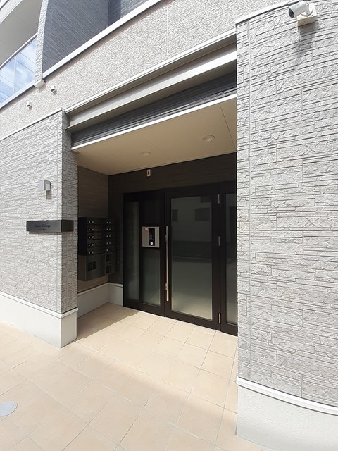 14/20 エントランス