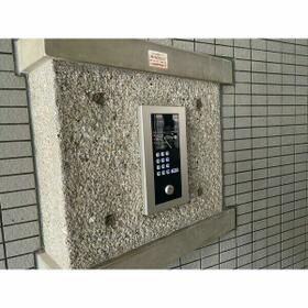 16/16 エントランス