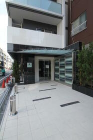 2/2 エントランス