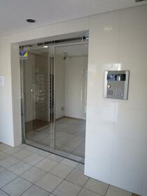 14/14 エントランス