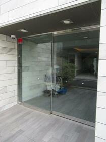 16/16 エントランス