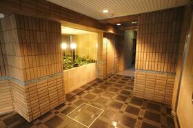 13/13 エントランス