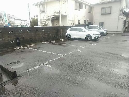 13/23 駐車場