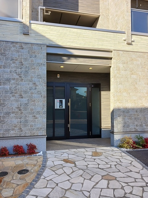 14/20 エントランス