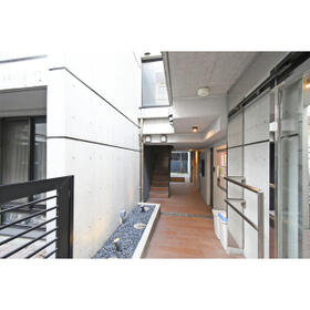 5/5 エントランス