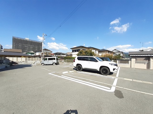 14/20 駐車場