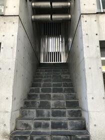 2/2 エントランス