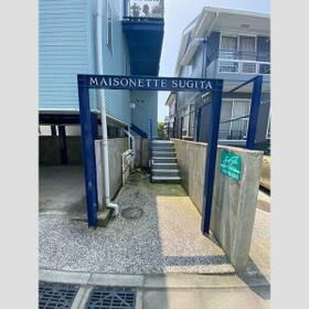 16/16 エントランス