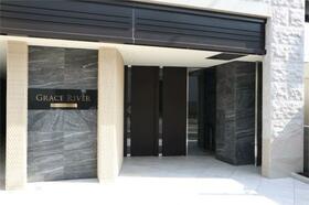 17/27 エントランス