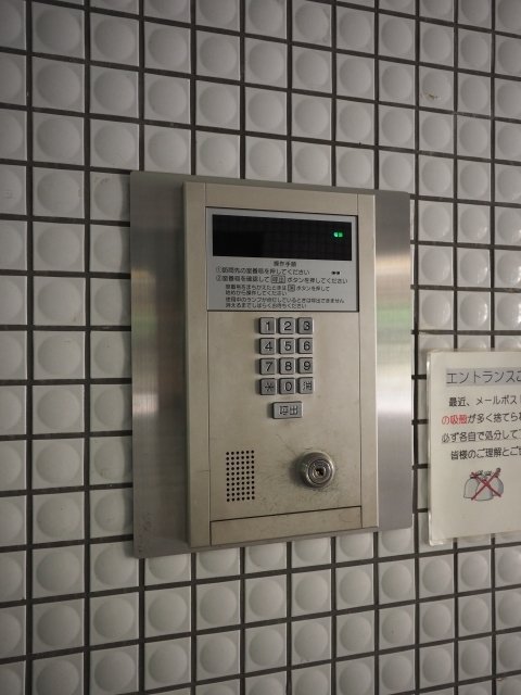 13/16 エントランス