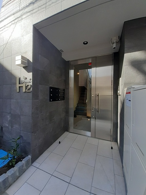 14/20 エントランス