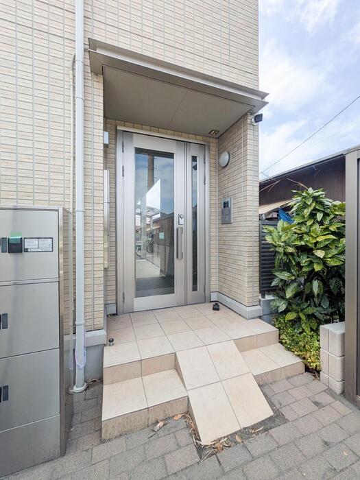 18/20 エントランス