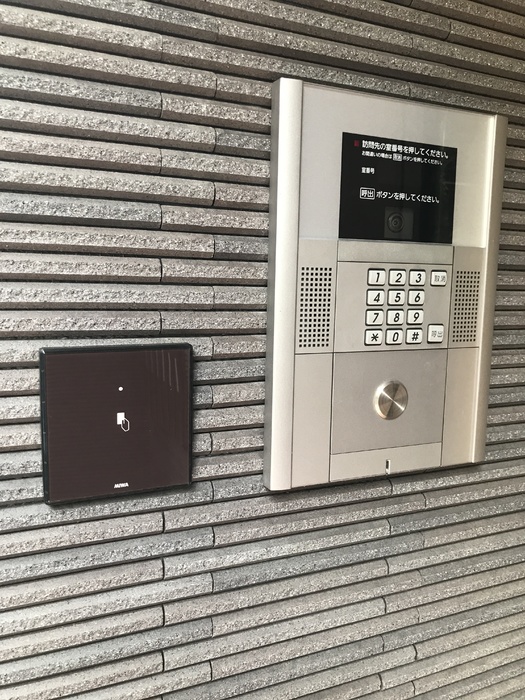 2/5 エントランス