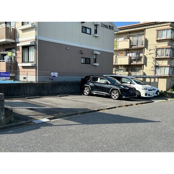 3/3 駐車場