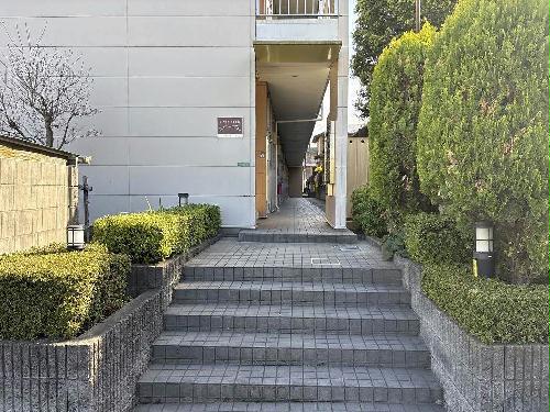 13/14 エントランス