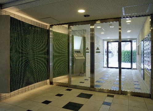 2/2 エントランス