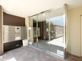 14/14 エントランス