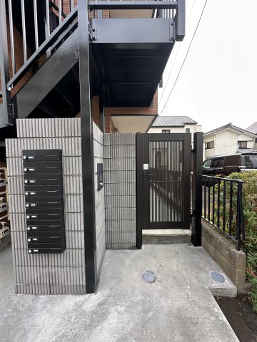 2/2 エントランス