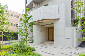 2/4 エントランス