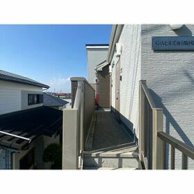 2/3 エントランス